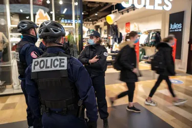Faut-il étendre dès maintenant les "restrictions renforcées" à toute la France ?