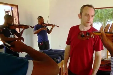 Les violons bourbonnais à Cotonou