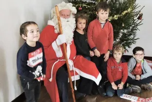 Le Père Noël est venu voir les enfants