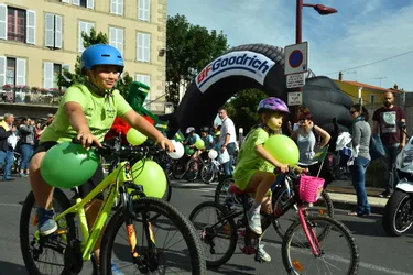 200 mini-cyclistes ont envahi les boulevards d'Issoire, ce matin