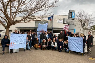 Les enseignants du lycée professionnel Camille-Claudel en grève ce lundi sont inquiets pour l'avenir du bac pro Métiers de la sécurité