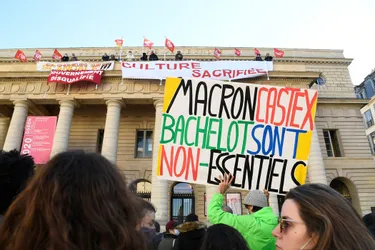 Parti du théâtre de l'Odéon à Paris, le mouvement des intermittents a gagné Châteauroux dont la scène nationale est occupée