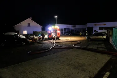 Un garage partiellement détruit par les flammes à Saint-Flour