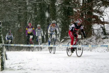 Le prix cyclo-cross Ufolep sous la neige