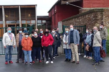 Les parents d’élèves du collège de Boussac (Creuse) protestent contre la suppression d’une classe