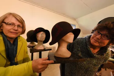 La modiste Brigitte Paillet et la dentellière Sylvie Velghe s’associent pour une série de chapeaux