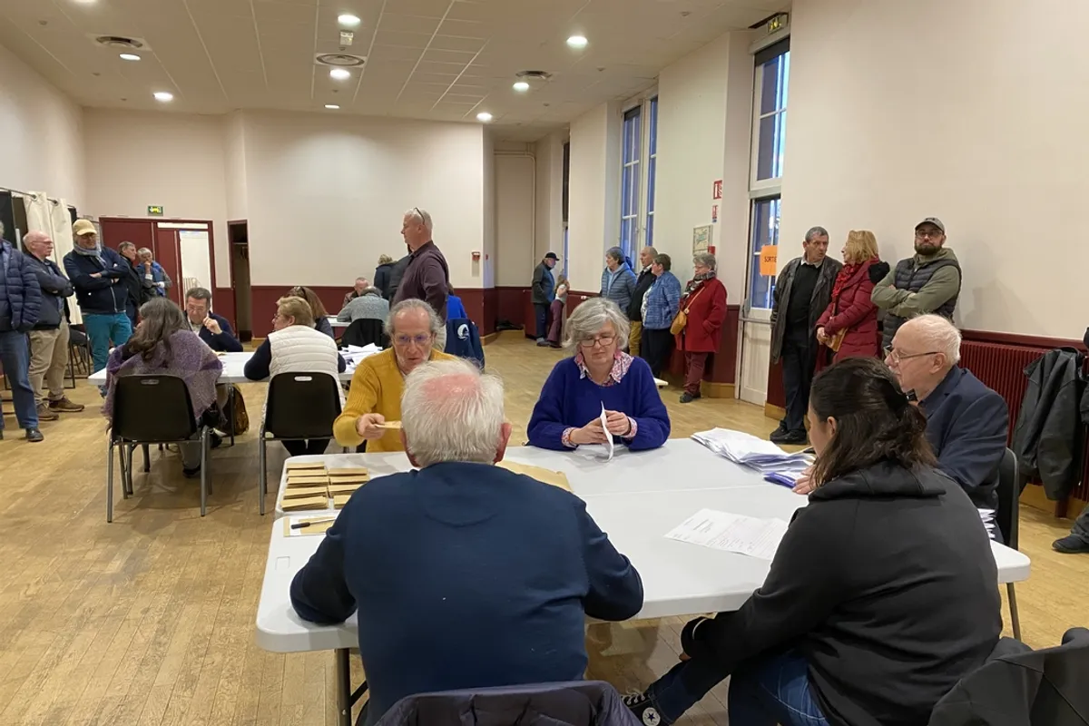 Ambiance après élections pour Camil