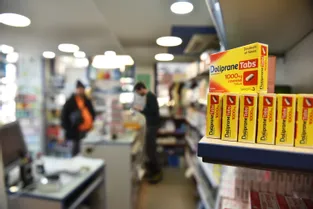 En France, la vente de paracétamol restreinte en pharmacie et suspendue sur Internet à partir de mercredi