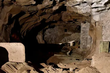 La Maison de la pierre emmène le visiteur dans les profondeurs d’une galerie creusée au burin