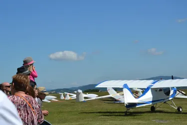 Pilotes et bénévoles de l’association locale organisent deux jours festifs autour des sports aériens