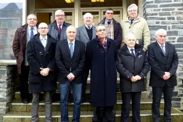La réunion des six maires du canton a eu lieu mercredi après-midi dans la salle de la mairie