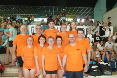 Le club de natation aux interclubs des maîtres à Bordeaux