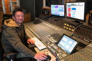 Trois questions à Mathias Chaumet, producteur de musique à La Chomette (Haute-Loire)