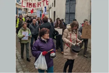 Quatre-vingts manifestants anti-pass sanitaire ce samedi à Montluçon (Allier)