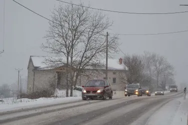 La neige a repris ses droits sur les routes du département