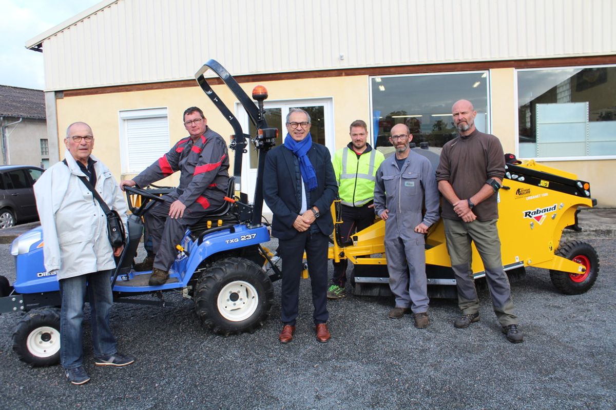 SAINT GERAND LE PUY. Une nouvelle balayeuse pour la commune - La Montagne