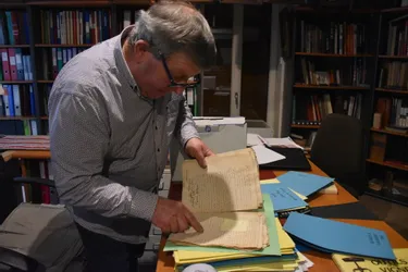 Comment l'intéressant fonds d'archives d'un notaire de Riom du XVIIe siècle a été sauvé du dépôt d'ordure auquel il était promis