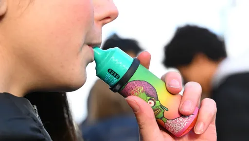 elfbar nachfüll pod läuft aus Flacon en plastique gradué pour DIY 100ml