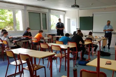 Un atelier animé par la gendarmerie au lycée d’Ahun