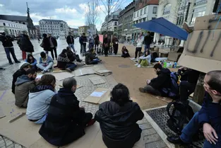 Nuit Debout Clermont se mobilise contre la détention de l'un des leurs