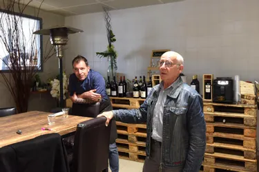 À 79 ans, l'un des serveurs préférés des traiteurs corréziens, assure le service en Corrèze et ailleurs