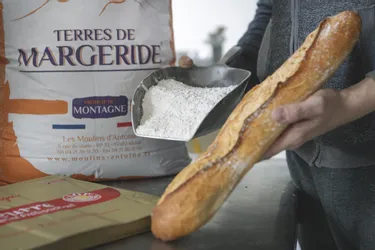 Dans le Cantal, des artisans du pain expliquent pourquoi le prix de la baguette va lui aussi croissant