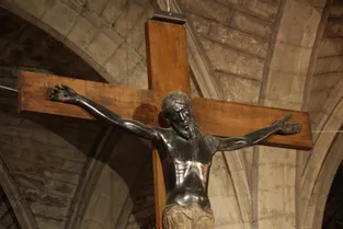 Saint-Flour : le Christ noir retrouve sa cathédrale