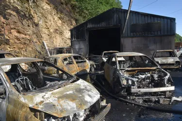 Un garage automobile entièrement détruit par un incendie à Massiac (Cantal)