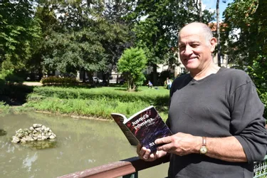 GeoD, auteur des Combrailles, publie "Jusqu'à l'oméga", son deuxième livre