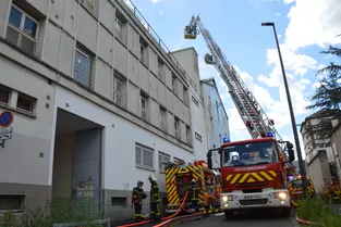 Violent incendie dans un immeuble désaffecté en centre-ville de Clermont-Ferrand