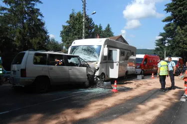 Un mort dans une collision entre un camping-car et une voiture au lieu-dit Les Vendes