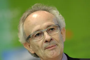 Ancien recteur et membre du Haut conseil de l’Éducation, Alain Bouvier est implacable
