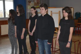 Les collégiens de Merlines présenteront leur travail, mercredi, au festival de théâtre de Davignac