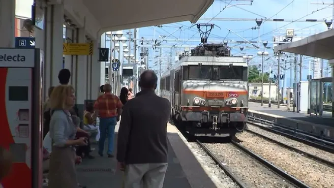 À quelques kilomètres de Clermont-Ferrand, le train Intercités en provenance de Paris et Nevers s’arrête… pour trois heures - La Montagne