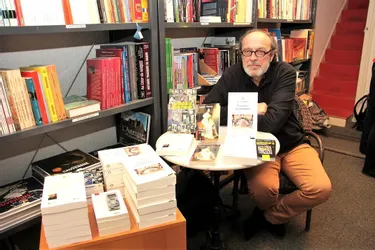 Joseph Vebret à la librairie Nos Racines d’Auvergne.