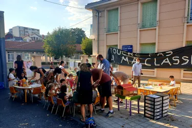 Mobilisation après la fermeture d’une classe de la maternelle Edouard-Herriot à Clermont-Ferrand