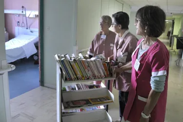 Une vingtaine de bénévoles gèrent une bibliothèque au sein du centre hospitalier de Brive
