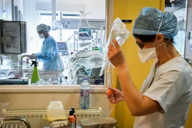 Moins de 2.000 malades du Covid-19 en réanimation en France, une première depuis huit mois