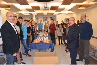La ville de la Souterraine souhaitait rendre hommage à la section handball du lycée et du collège