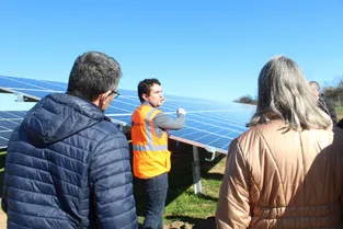 Visite inaugurale de la centrale solaire au sol