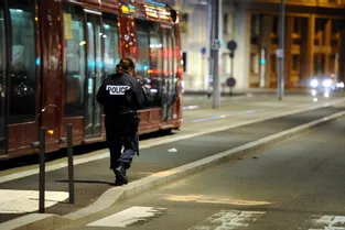 Clermont-Ferrand: une jeune femme agressée à l'arme blanche en pleine rue