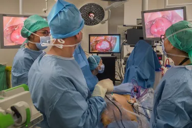 Opération chirurgicale en réalité augmentée : une première mondiale en gynécologie à Clermont-Ferrand