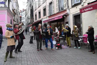 La rue du Cheval-Blanc, à Clermont-Ferrand, se bat pour rester en vie
