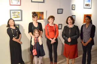 Trois artistes exposent au centre culturel