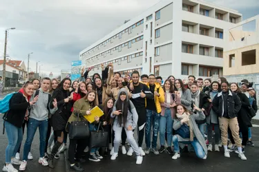 A Clermont-Ferrand, des élèves de première du lycée Ambroise Brugière demandent l'annulation de la première session du nouveau bac prévue le 27 janvier