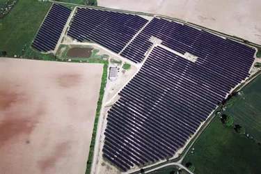 Quatre choses à savoir sur la centrale solaire de Braize dans l'Allier