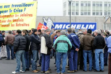 La CGT Michelin réclame une hausse de 450 € des salaires
