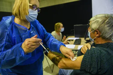 Vaccination : pourquoi ne peut-on plus prendre de rendez-vous temporairement en Corrèze ?