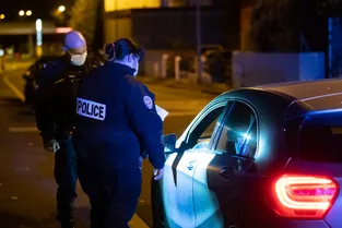 A Clermont-Ferrand et dans son agglomération, les policiers veillent au respect du couvre-feu