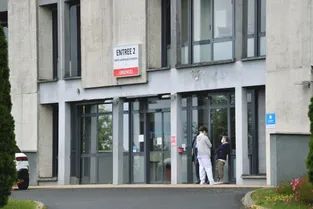 Des mesures strictes au centre hospitalier de Mauriac (Cantal) pour limiter la circulation du virus et encadrer les visiteurs